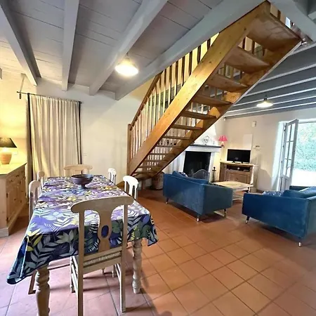 Hébergement de vacances Sables 1 *
